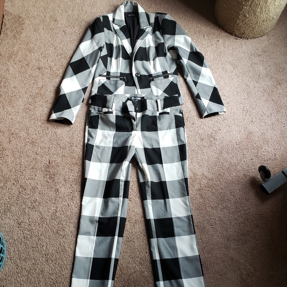 New York & Company,  7th Avenue Suit